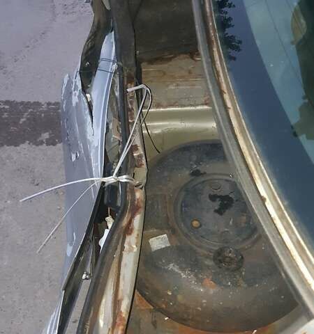 Серый Тойота Королла, объемом двигателя 1.6 л и пробегом 200 тыс. км за 4500 $, фото 22 на Automoto.ua