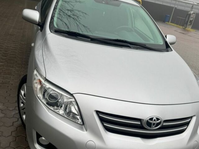 Серый Тойота Королла, объемом двигателя 1.6 л и пробегом 172 тыс. км за 8300 $, фото 1 на Automoto.ua