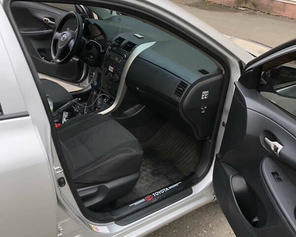 Серый Тойота Королла, объемом двигателя 1.6 л и пробегом 255 тыс. км за 6500 $, фото 5 на Automoto.ua