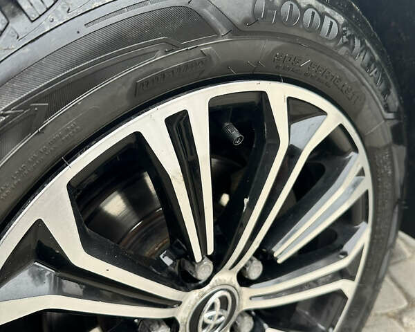 Сірий Тойота Королла, об'ємом двигуна 1.6 л та пробігом 250 тис. км за 6500 $, фото 11 на Automoto.ua