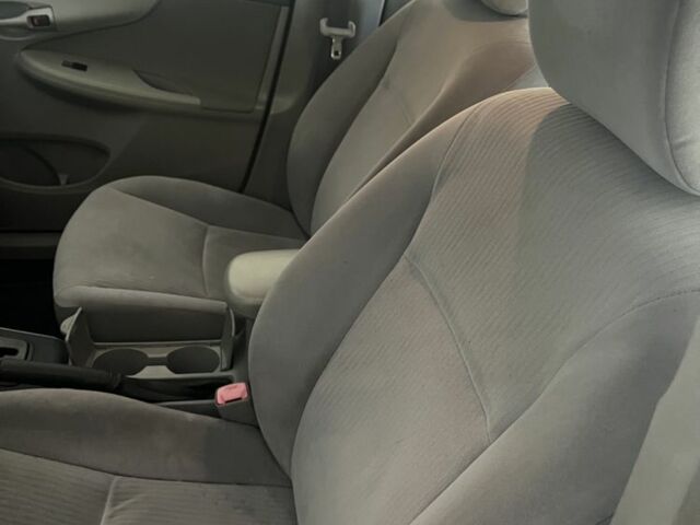 Сірий Тойота Королла, об'ємом двигуна 1.8 л та пробігом 200 тис. км за 8500 $, фото 10 на Automoto.ua