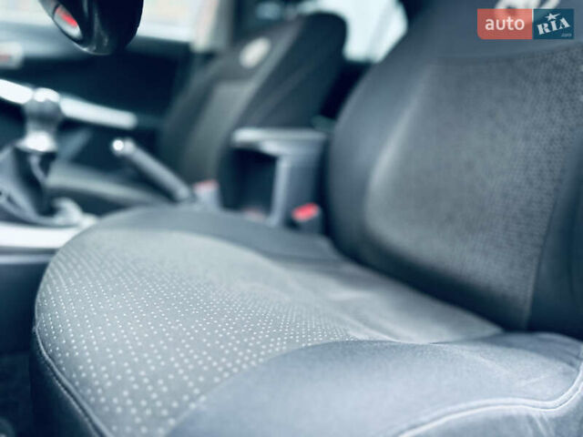 Серый Тойота Королла, объемом двигателя 1.6 л и пробегом 197 тыс. км за 6300 $, фото 34 на Automoto.ua