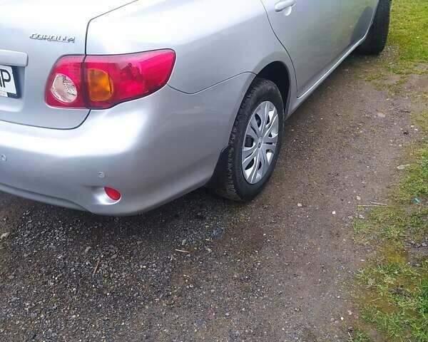 Сірий Тойота Королла, об'ємом двигуна 1.6 л та пробігом 165 тис. км за 7400 $, фото 8 на Automoto.ua