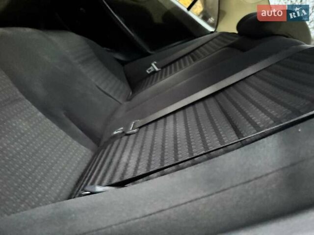 Серый Тойота Королла, объемом двигателя 1.6 л и пробегом 165 тыс. км за 7250 $, фото 21 на Automoto.ua