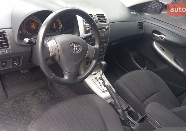 Серый Тойота Королла, объемом двигателя 1.6 л и пробегом 145 тыс. км за 8500 $, фото 17 на Automoto.ua