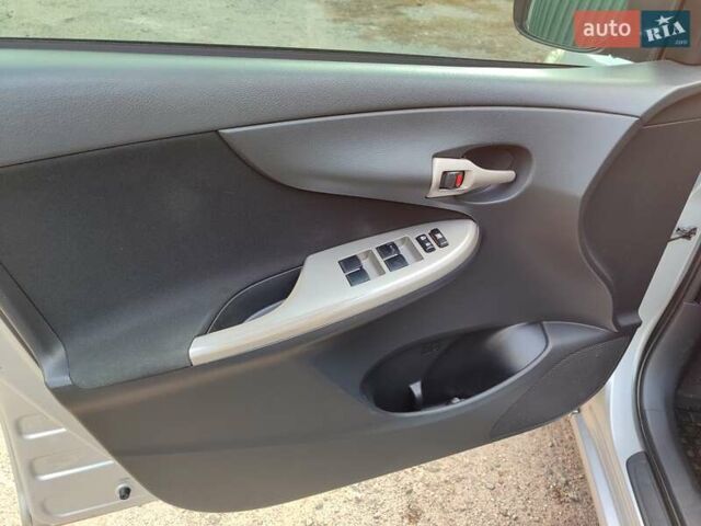 Сірий Тойота Королла, об'ємом двигуна 1.6 л та пробігом 196 тис. км за 8200 $, фото 9 на Automoto.ua