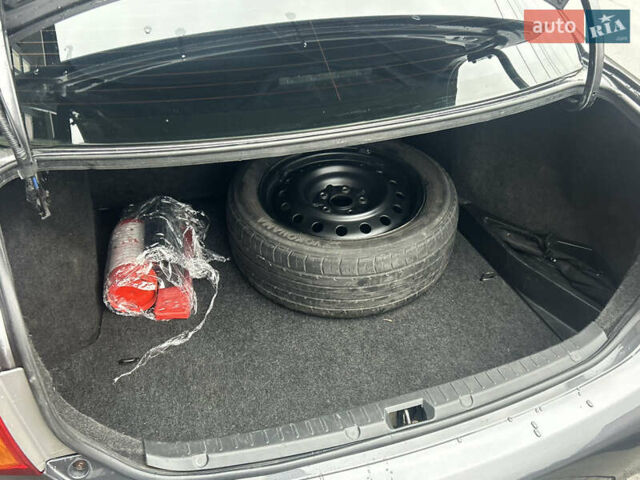 Сірий Тойота Королла, об'ємом двигуна 1.6 л та пробігом 287 тис. км за 5999 $, фото 15 на Automoto.ua