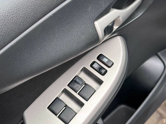 Серый Тойота Королла, объемом двигателя 1.6 л и пробегом 241 тыс. км за 6900 $, фото 13 на Automoto.ua