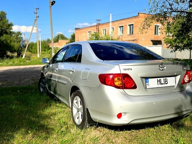 Серый Тойота Королла, объемом двигателя 1.6 л и пробегом 142 тыс. км за 7400 $, фото 1 на Automoto.ua