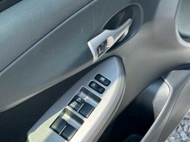 Серый Тойота Королла, объемом двигателя 1.6 л и пробегом 241 тыс. км за 7100 $, фото 10 на Automoto.ua