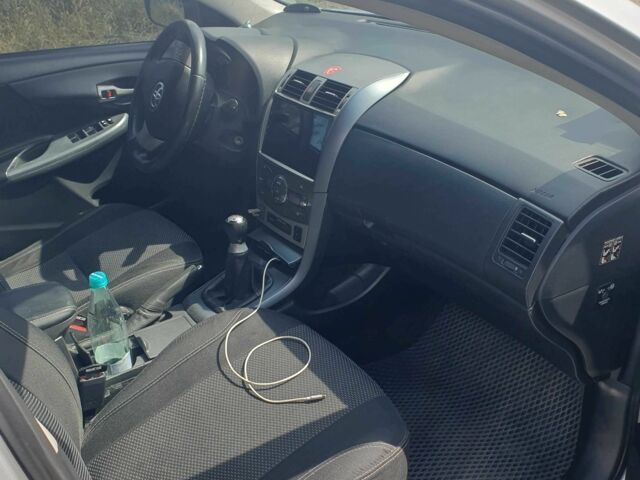 Серый Тойота Королла, объемом двигателя 1.6 л и пробегом 253 тыс. км за 5700 $, фото 3 на Automoto.ua