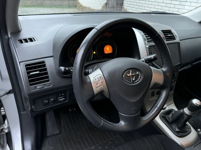 Сірий Тойота Королла, об'ємом двигуна 1.6 л та пробігом 131 тис. км за 8200 $, фото 5 на Automoto.ua