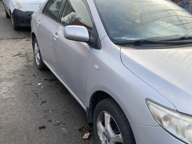 Серый Тойота Королла, объемом двигателя 1.6 л и пробегом 350 тыс. км за 3544 $, фото 1 на Automoto.ua