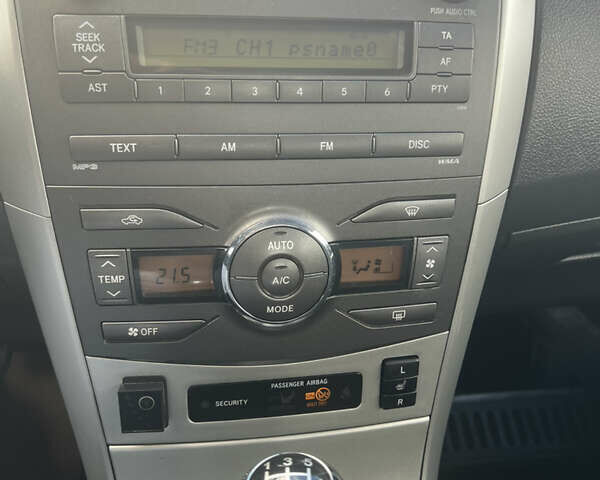 Сірий Тойота Королла, об'ємом двигуна 1.6 л та пробігом 213 тис. км за 7699 $, фото 16 на Automoto.ua