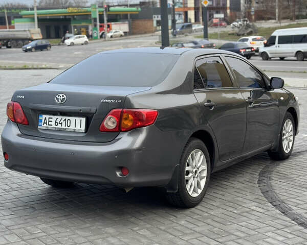 Серый Тойота Королла, объемом двигателя 1.6 л и пробегом 235 тыс. км за 4999 $, фото 2 на Automoto.ua