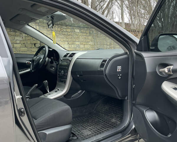 Серый Тойота Королла, объемом двигателя 1.6 л и пробегом 180 тыс. км за 5600 $, фото 7 на Automoto.ua