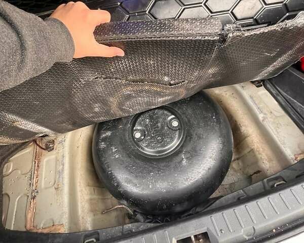 Серый Тойота Королла, объемом двигателя 1.6 л и пробегом 260 тыс. км за 6900 $, фото 8 на Automoto.ua