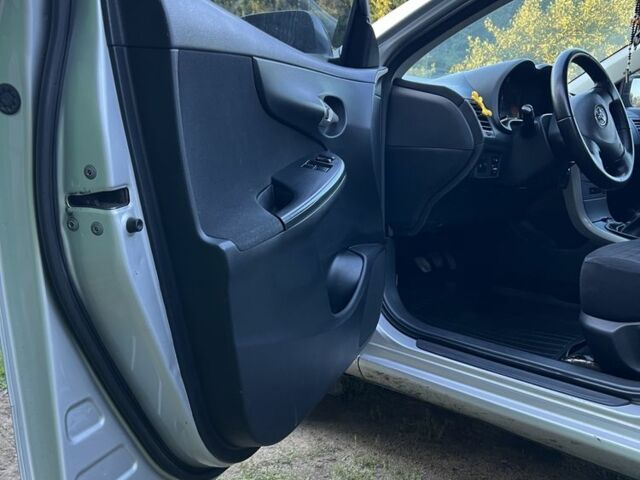 Серый Тойота Королла, объемом двигателя 1.6 л и пробегом 236 тыс. км за 6500 $, фото 10 на Automoto.ua