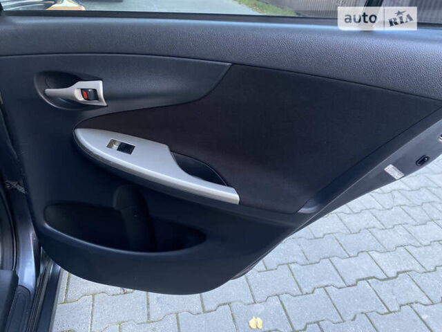 Серый Тойота Королла, объемом двигателя 1.6 л и пробегом 277 тыс. км за 5900 $, фото 20 на Automoto.ua