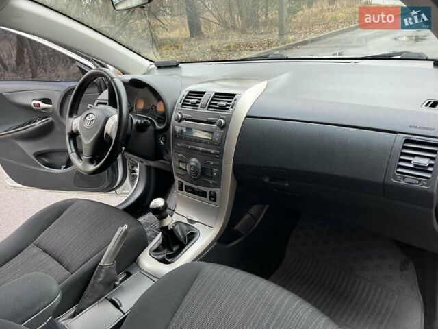 Серый Тойота Королла, объемом двигателя 1.6 л и пробегом 263 тыс. км за 6200 $, фото 26 на Automoto.ua