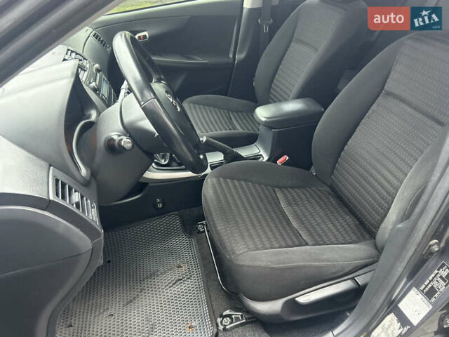 Сірий Тойота Королла, об'ємом двигуна 1.6 л та пробігом 287 тис. км за 5999 $, фото 17 на Automoto.ua