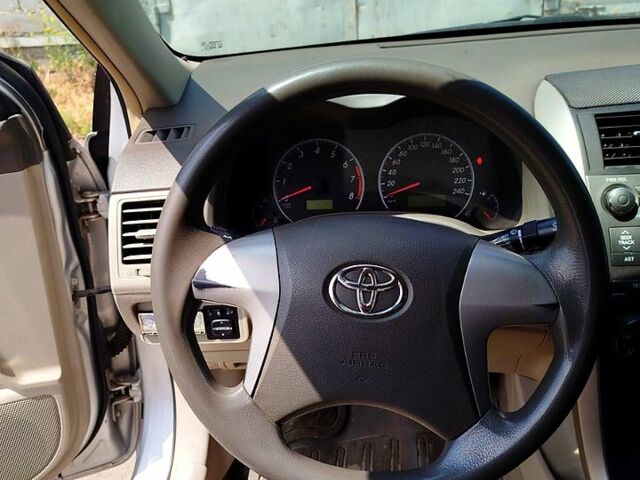 Серый Тойота Королла, объемом двигателя 1.8 л и пробегом 190 тыс. км за 6100 $, фото 3 на Automoto.ua