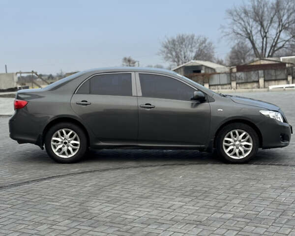 Серый Тойота Королла, объемом двигателя 1.6 л и пробегом 235 тыс. км за 4999 $, фото 5 на Automoto.ua