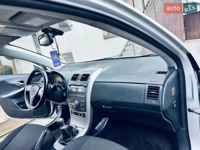 Серый Тойота Королла, объемом двигателя 1.6 л и пробегом 197 тыс. км за 6300 $, фото 12 на Automoto.ua