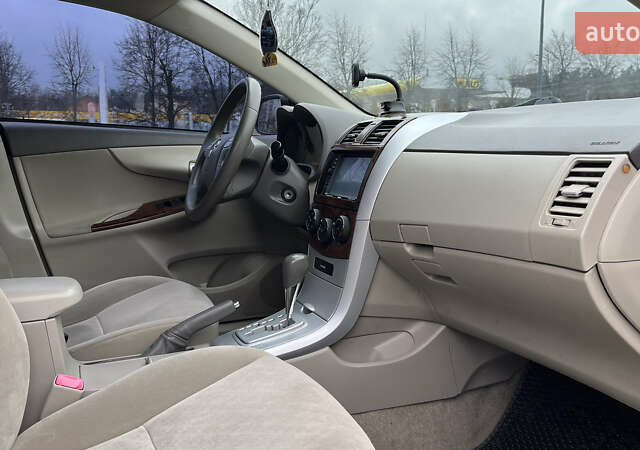 Серый Тойота Королла, объемом двигателя 1.6 л и пробегом 130 тыс. км за 7500 $, фото 9 на Automoto.ua