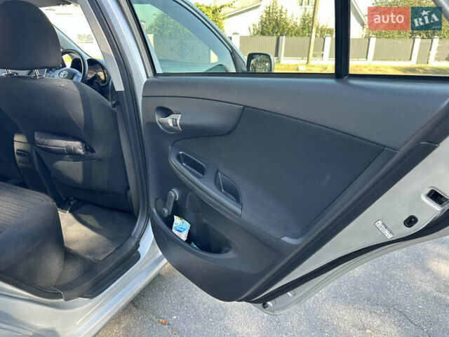 Серый Тойота Королла, объемом двигателя 1.4 л и пробегом 237 тыс. км за 6999 $, фото 31 на Automoto.ua