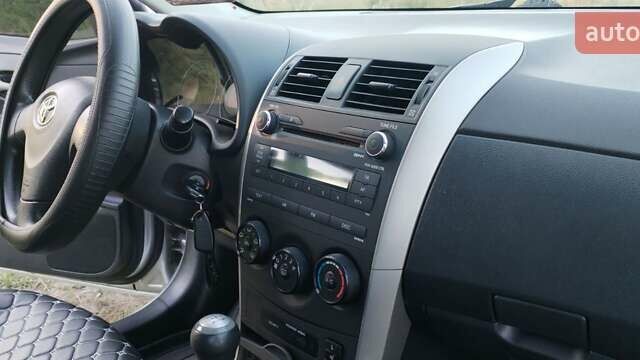 Сірий Тойота Королла, об'ємом двигуна 1.6 л та пробігом 240 тис. км за 7200 $, фото 19 на Automoto.ua