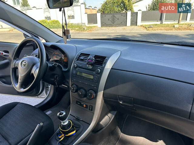 Серый Тойота Королла, объемом двигателя 1.4 л и пробегом 237 тыс. км за 6999 $, фото 28 на Automoto.ua