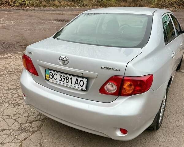 Сірий Тойота Королла, об'ємом двигуна 1.33 л та пробігом 247 тис. км за 7100 $, фото 2 на Automoto.ua