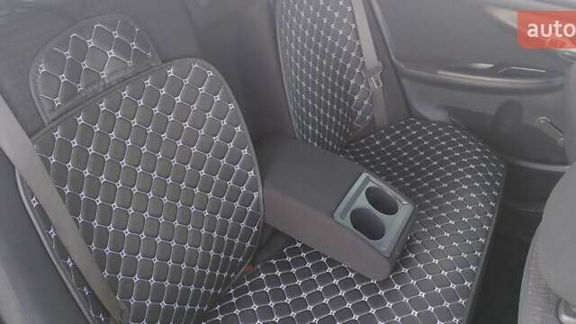 Сірий Тойота Королла, об'ємом двигуна 1.6 л та пробігом 240 тис. км за 7200 $, фото 16 на Automoto.ua