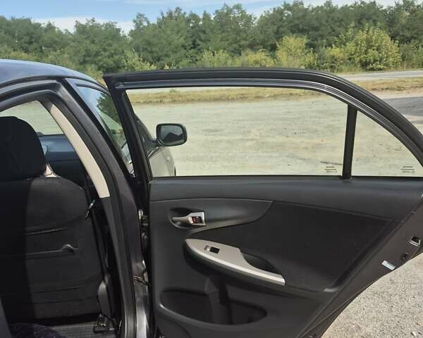 Серый Тойота Королла, объемом двигателя 1.36 л и пробегом 202 тыс. км за 8200 $, фото 34 на Automoto.ua