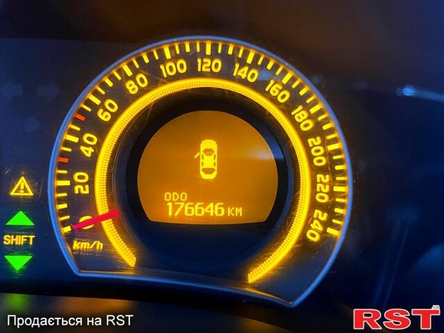 Серый Тойота Королла, объемом двигателя 1.3 л и пробегом 176 тыс. км за 7500 $, фото 5 на Automoto.ua
