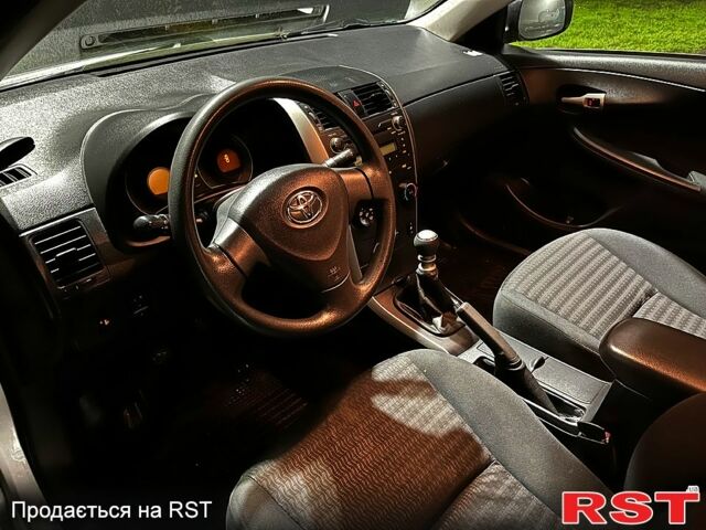 Серый Тойота Королла, объемом двигателя 1.3 л и пробегом 124 тыс. км за 6700 $, фото 4 на Automoto.ua