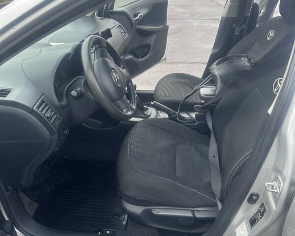 Серый Тойота Королла, объемом двигателя 1.33 л и пробегом 178 тыс. км за 7200 $, фото 9 на Automoto.ua