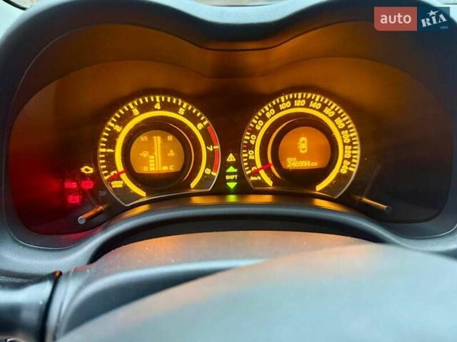 Сірий Тойота Королла, об'ємом двигуна 1.33 л та пробігом 247 тис. км за 7100 $, фото 6 на Automoto.ua