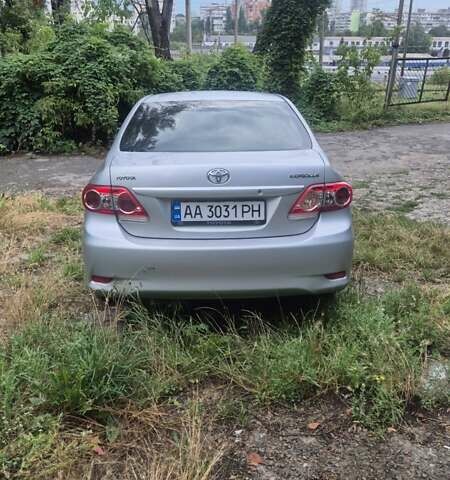 Серый Тойота Королла, объемом двигателя 1.6 л и пробегом 235 тыс. км за 7200 $, фото 2 на Automoto.ua