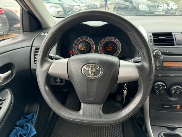 Сірий Тойота Королла, об'ємом двигуна 1.3 л та пробігом 137 тис. км за 7490 $, фото 21 на Automoto.ua