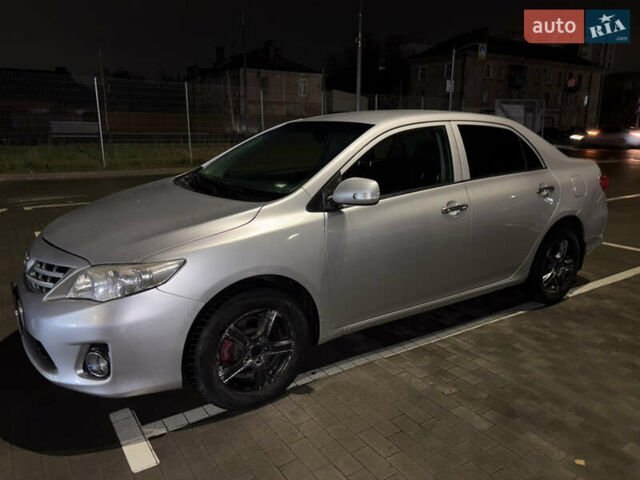 Сірий Тойота Королла, об'ємом двигуна 1.3 л та пробігом 204 тис. км за 7500 $, фото 3 на Automoto.ua
