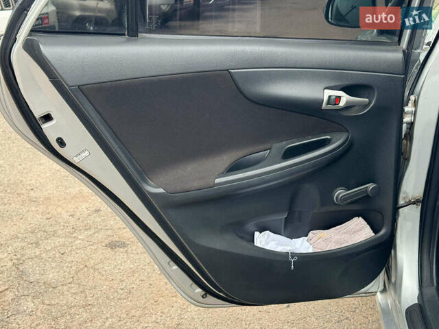 Серый Тойота Королла, объемом двигателя 1.3 л и пробегом 137 тыс. км за 7490 $, фото 15 на Automoto.ua