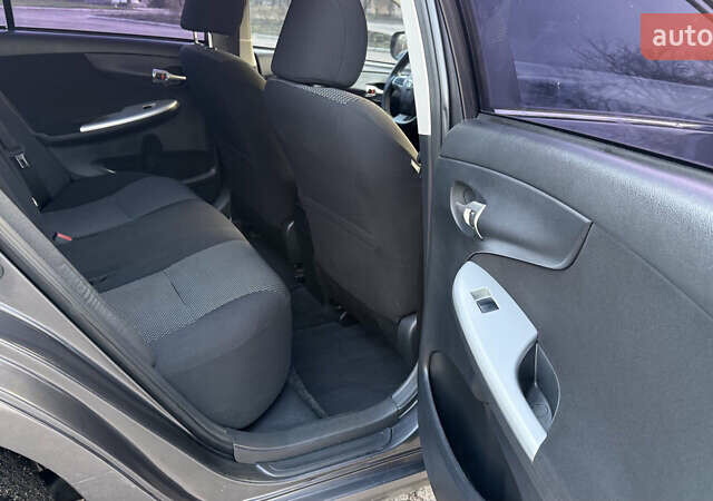 Сірий Тойота Королла, об'ємом двигуна 1.6 л та пробігом 83 тис. км за 10700 $, фото 16 на Automoto.ua