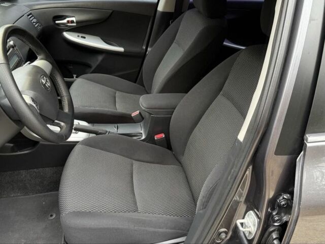 Серый Тойота Королла, объемом двигателя 1.6 л и пробегом 83 тыс. км за 10700 $, фото 7 на Automoto.ua