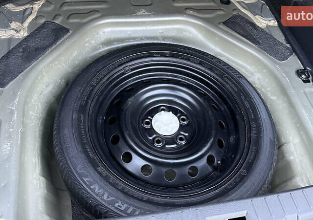 Сірий Тойота Королла, об'ємом двигуна 1.6 л та пробігом 83 тис. км за 10700 $, фото 19 на Automoto.ua