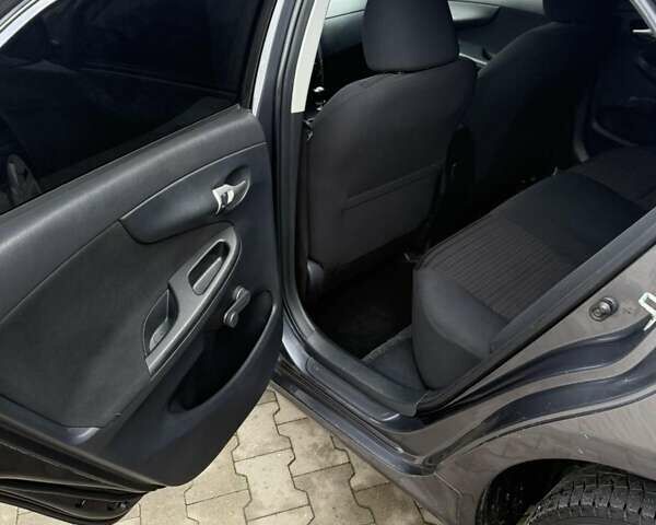 Серый Тойота Королла, объемом двигателя 1.33 л и пробегом 235 тыс. км за 7850 $, фото 24 на Automoto.ua