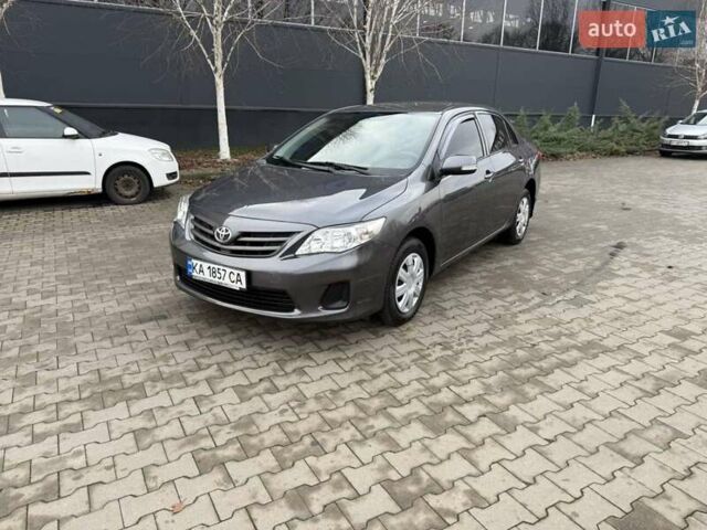 Серый Тойота Королла, объемом двигателя 1.33 л и пробегом 235 тыс. км за 7850 $, фото 3 на Automoto.ua