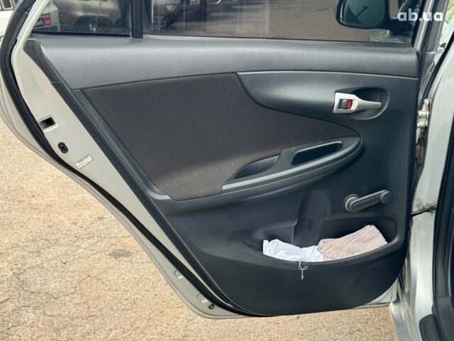 Сірий Тойота Королла, об'ємом двигуна 1.3 л та пробігом 137 тис. км за 7490 $, фото 14 на Automoto.ua