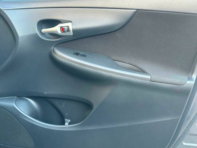 Серый Тойота Королла, объемом двигателя 1.3 л и пробегом 219 тыс. км за 6940 $, фото 21 на Automoto.ua